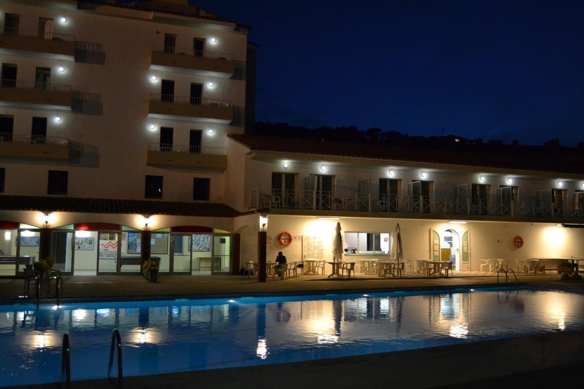 Marina Tossa Hotel Tossa de Mar Exterior photo